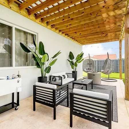 Tropical Escape: 6Bd Haven Villa-3