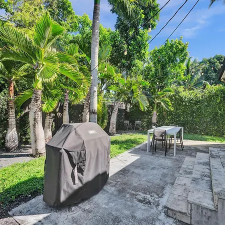 Azzure 10 Mins To South Beach Miami 4 Bedroom Villa-2