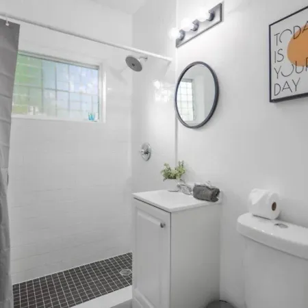 Beautiful Studio 15 Min From The Beach-2