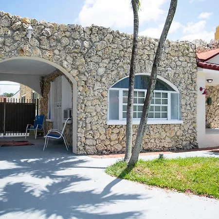 Stay Near Miami'S Cultural Heart With Wifi-3