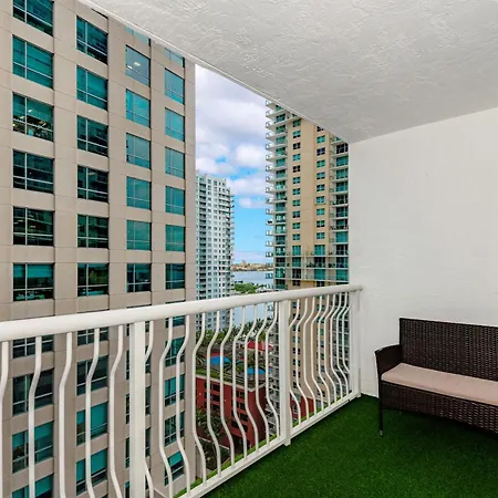 High Rise Brickell Modern Studio-3