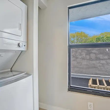 Stylish Miami Suite - Self Check-In-2
