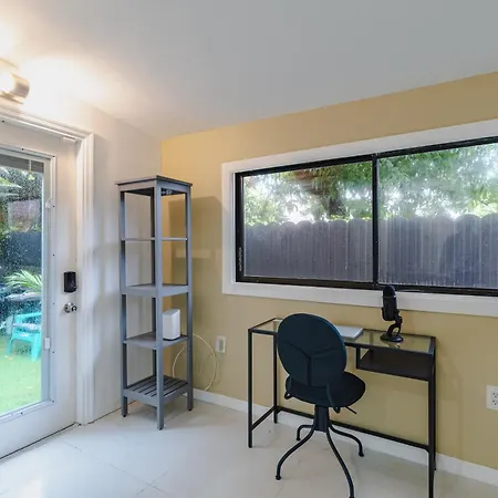 Beautiful, Fully Furnished 2Bed 1Bath House - 5 Minute Walk To Miracle Mile Downtown Coral Gables-3