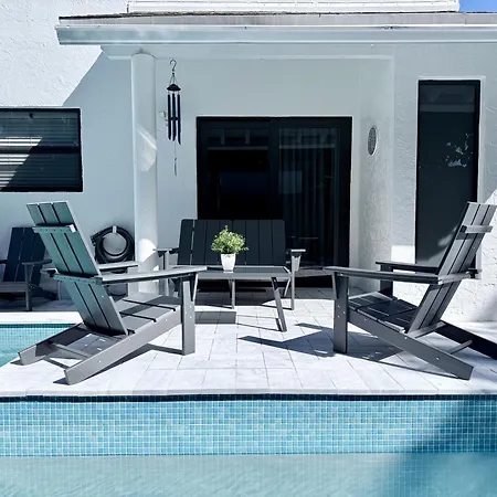 The Miami Grove Oasis-3