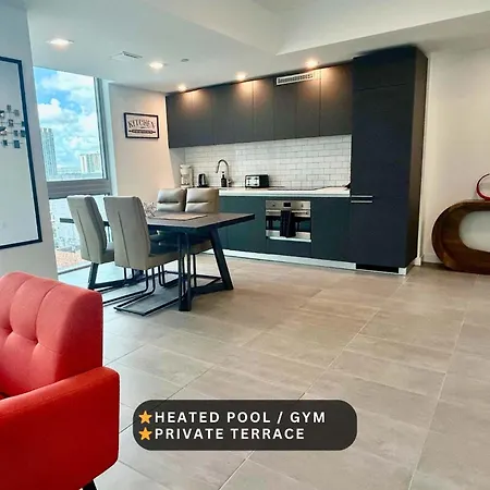 Sky-High Oasis Heated Pool & Gym Miami Skyline Vista-2