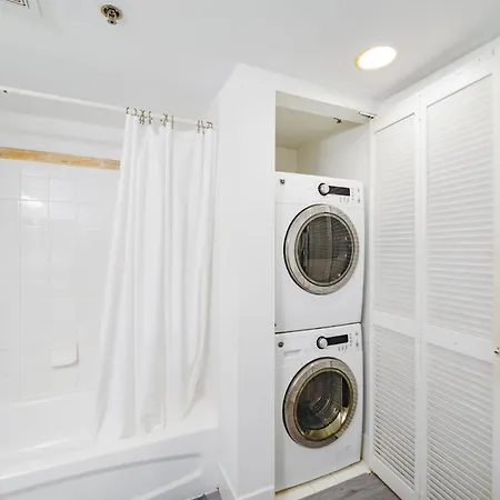 Gorgeous Apartment In Brickell-3