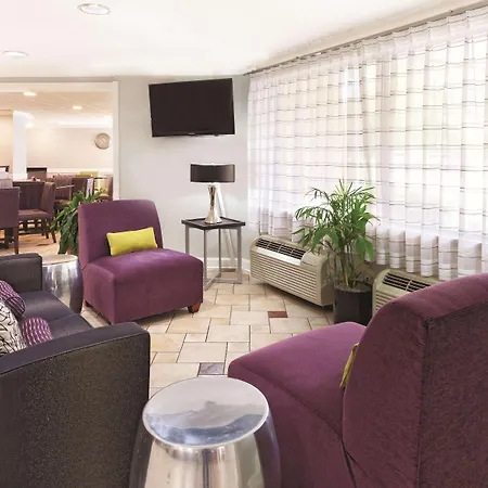 La Quinta By Wyndham Miami Airport East-2