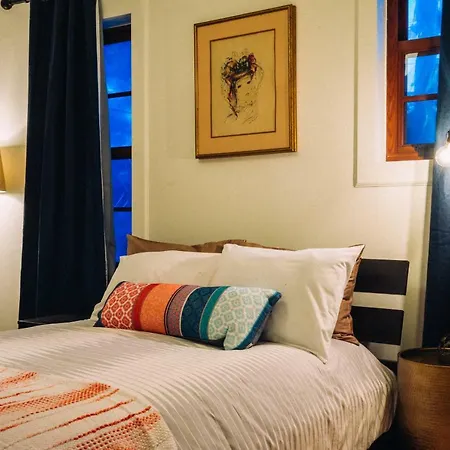 Renovated Historic Coconut Grove Cottage Home-2