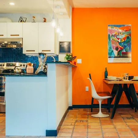Renovated Historic Coconut Grove Cottage Home-2