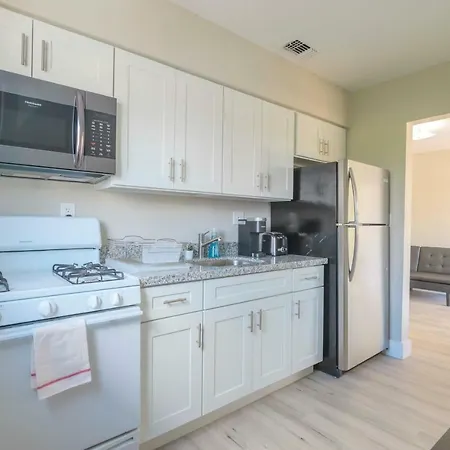 Contemporary 2Br Apartment In Midtown-Wynwood-3