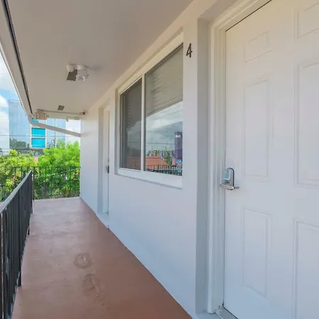 Contemporary 2Br Apartment In Midtown-Wynwood-2