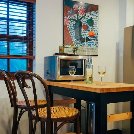 Renovated Historic Coconut Grove Cottage Home-3