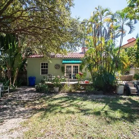 Mid Town Hippie House By The Bay-2