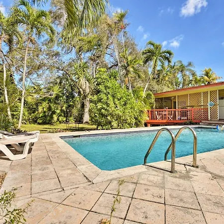 Quaint Central Miami Bungalow: 10 Mi To Mid-Beach!-3