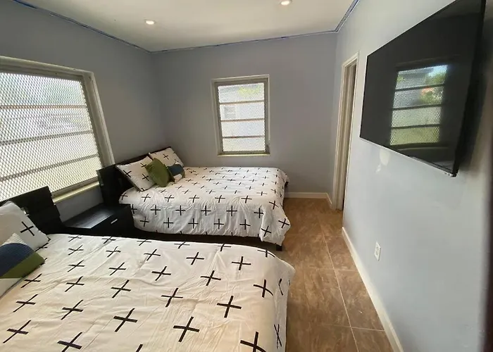 Cozy Home Near Wynwood And Miami Airport