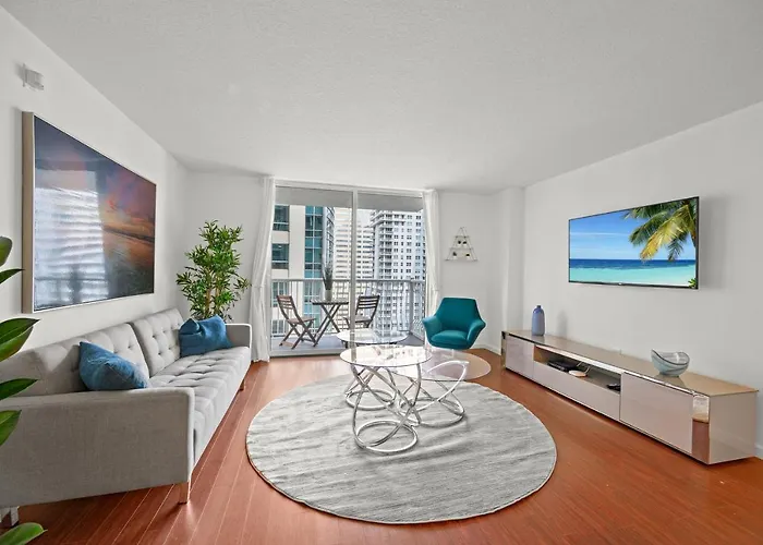 Amazing Condo With Free Parking In Brickell Miami
