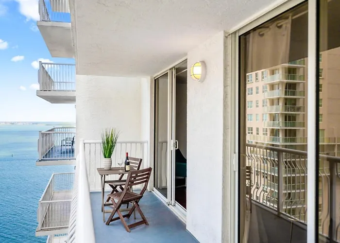 Amazing Condo With Free Parking In Brickell Miami