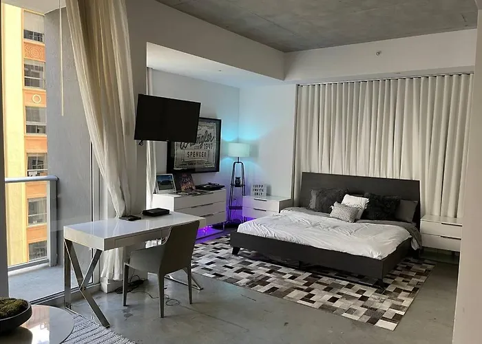 Luxury Modern Condo Downtown Miami Brickell
