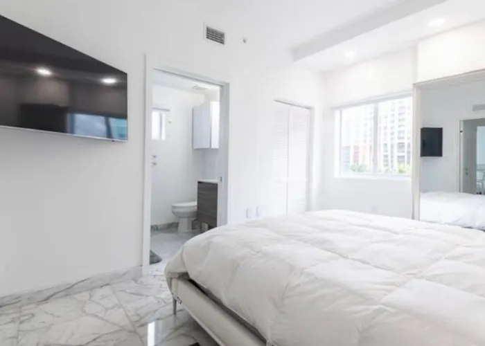 Luxury Quiet 2 Bedroom Midtown With Free Parking