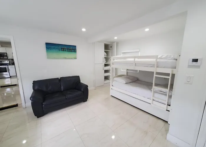 Miami-Airport Oasis Vip House