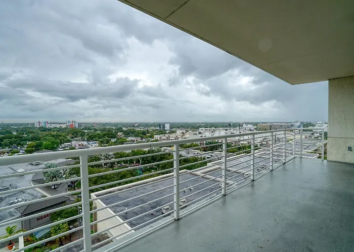 1015-Stay In The Heart Of Midtown And Enjoy Miami