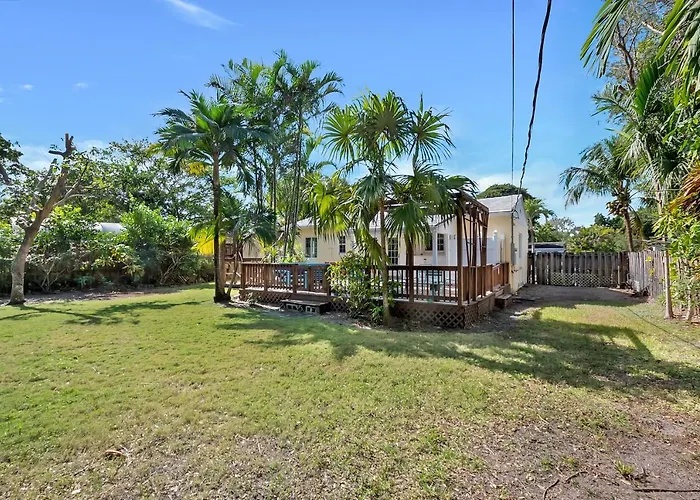 Casa Del Sol 3 Bed 1 Bath With Tropical Garden 6711