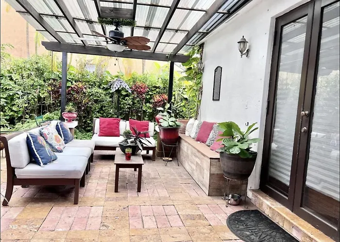 Gorgeous Room With Private Entrance And Free Parking
