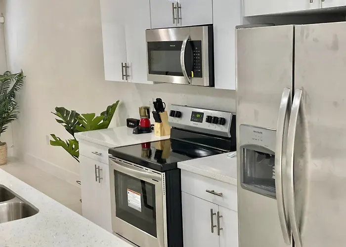 Spacious 4Br House, In The Heart Of Miami