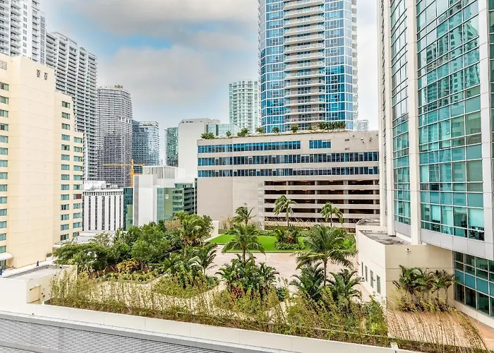 The Club At Brickell Bay