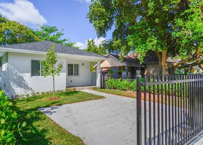 Awesome 3 Bedroom House 10 Minutes From Wynwood Miami
