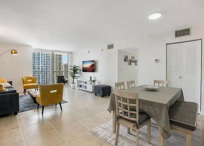 Beautiful 3 Bedroom Apartment In Brickell Miami