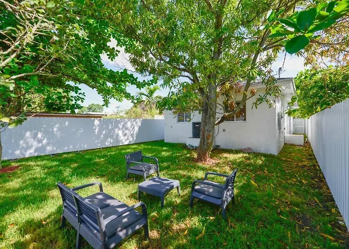 Awesome 3 Bedroom House 10 Minutes From Wynwood Miami