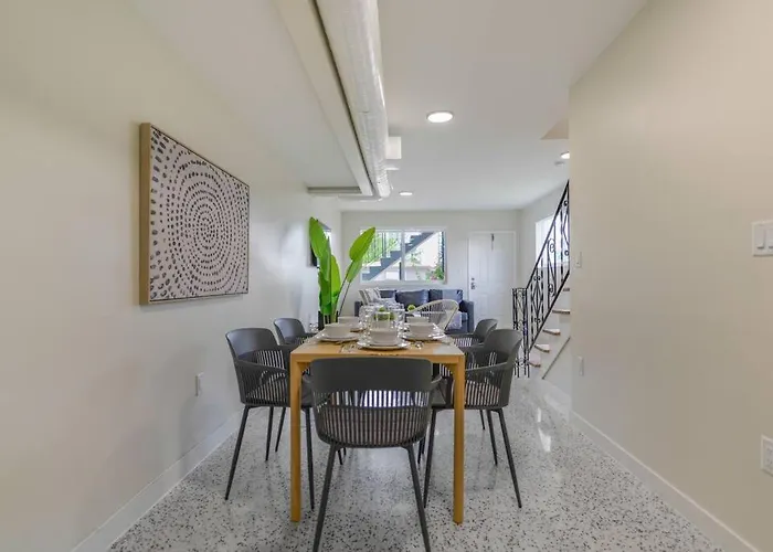 Awesome 2 Bedroom Residence Close To Miami Beach 3