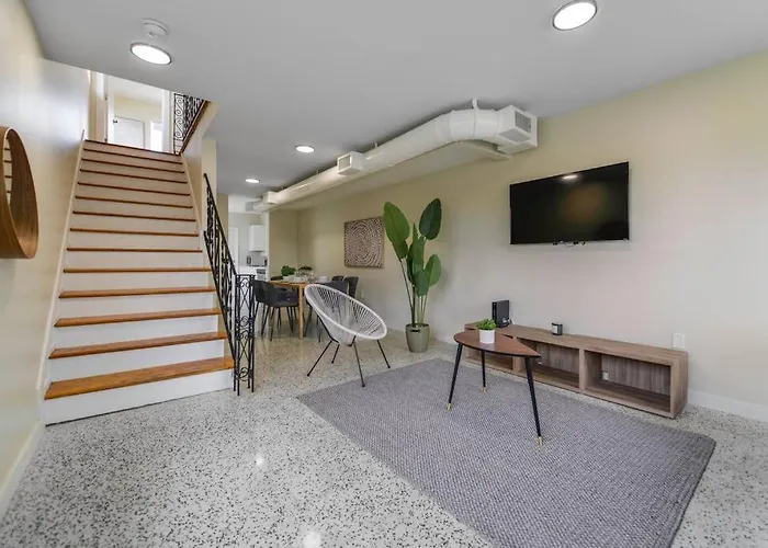 Comfy Monthly Rental Near Miami Beach