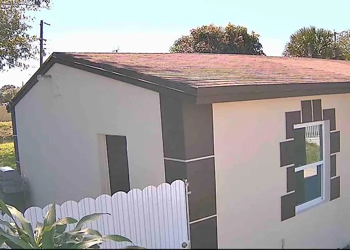 Princess Cove - Cheerful 3 Bdrm House Free Parking