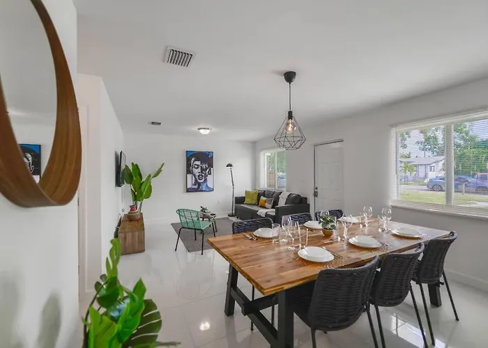 Awesome Duplex 3 Br/2 Bathrooms Close To Wynwood Miami