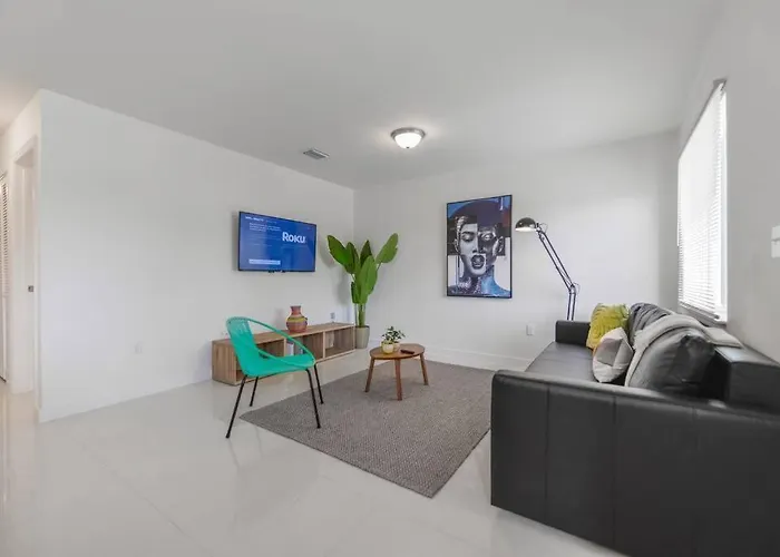 Awesome Duplex 3 Br/2 Bathrooms Close To Wynwood Miami
