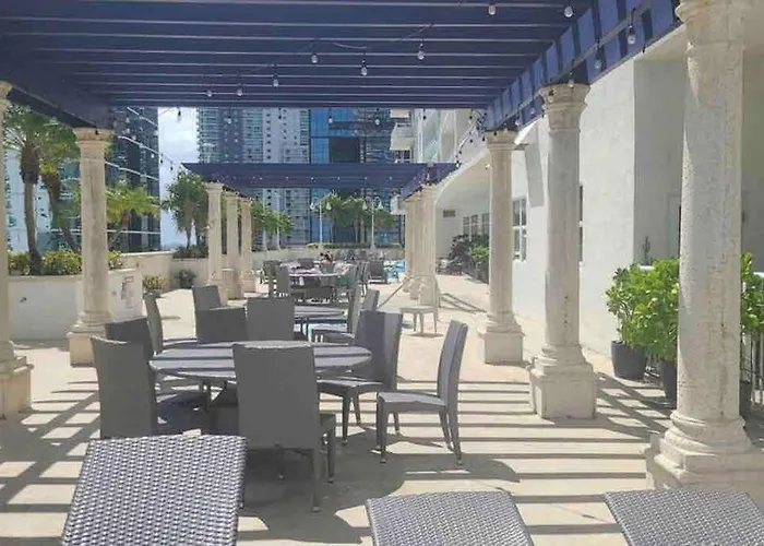 High Floor Unit Located In Brickell - Free Parking