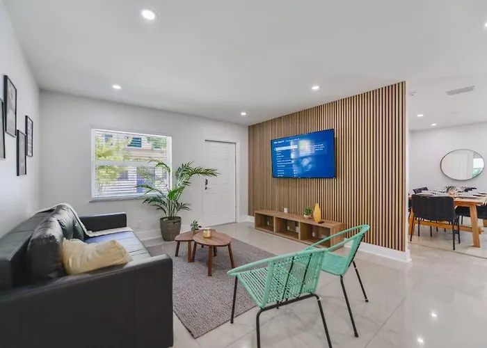 Stylish House 4 Rooms Comfortable & Beautiful