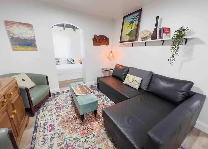Artistic Miami Duplex Near Midtown Shops & Dining Apartment