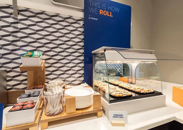 Holiday Inn Express And Suites Fort Lauderdale Airport West By Ihg