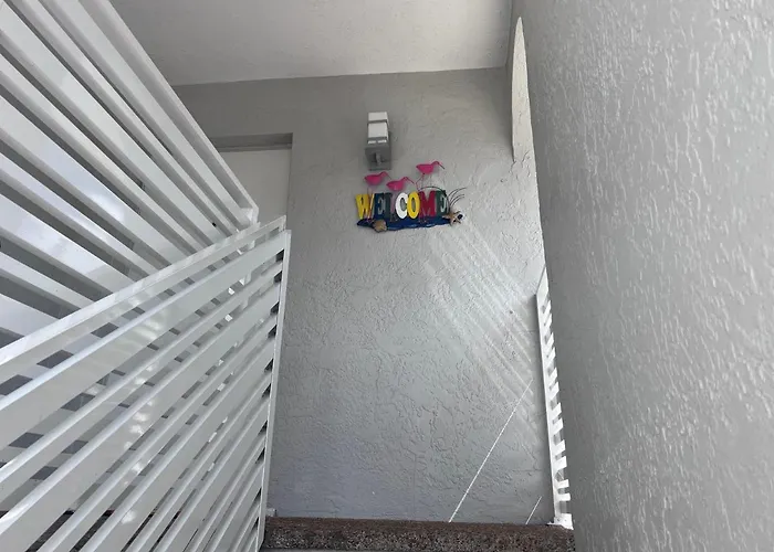 Stylish 2 Bedrooms Apartment By Miami International Airport