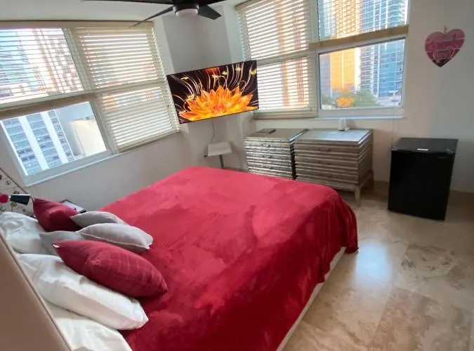 Pet friendly Comfortable Room In The Brickell City Center Area Miami
