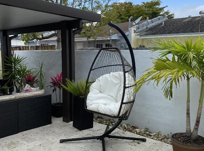 Quiet And Spacious Townhouse In Miami