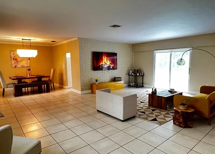 Cheerful Villa With Pool Miami
