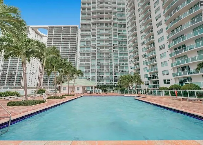 Amazing Loft Style 1 Bed With Water And City Views