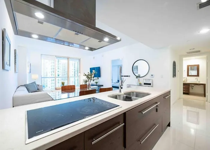 Modern High Rise One Bedroom At Icon Brickell W