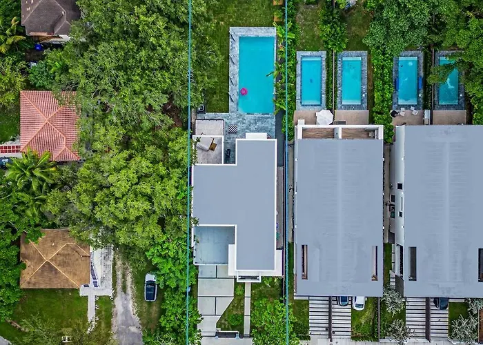 Modern Villa W/ Resort Amenities & Salt Water Pool Miami