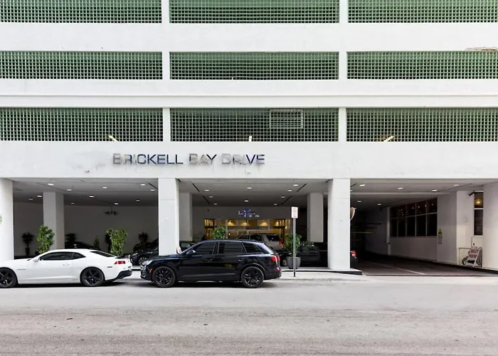 3Br Airbnb Friendly Condo With Ocean View And Balcony Miami