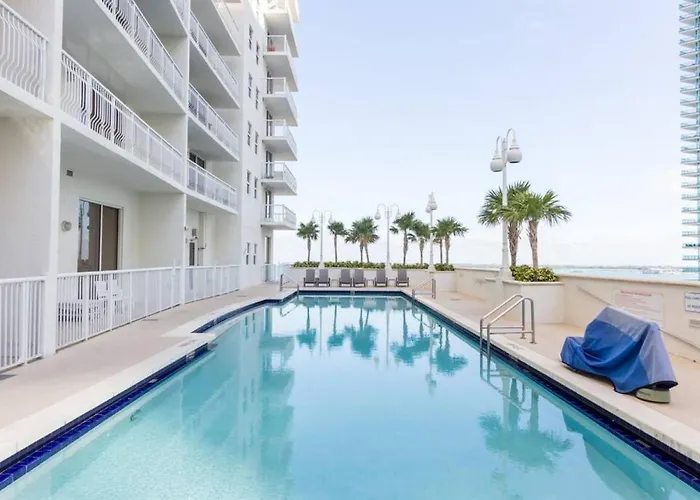 3Br Airbnb Friendly Condo With Ocean View And Balcony Miami